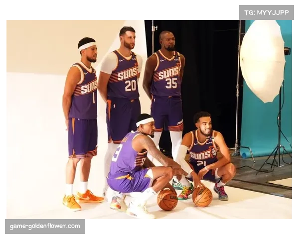 布克砍下24分率太阳大胜湖人 季前赛揭幕战太阳103比81迎开门红