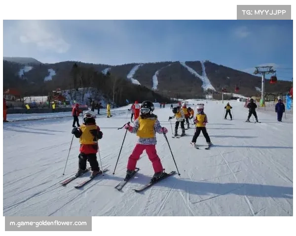 意高山滑雪老将弗兰佐尼主场摘银 与队友帕里斯同登奖台
